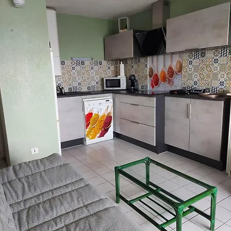 Amoureva,t2, Vue Lagon, Proche Mer, Parking, Clim, Piscine