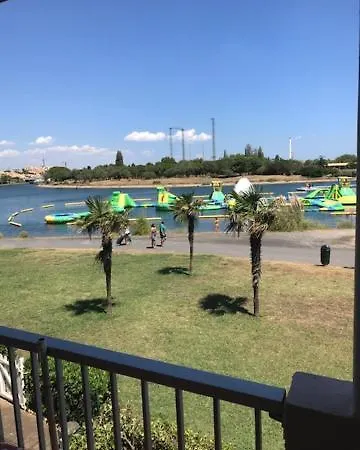 Amoureva,t2, Vue Lagon, Proche Mer, Parking, Clim, Piscine * Agde